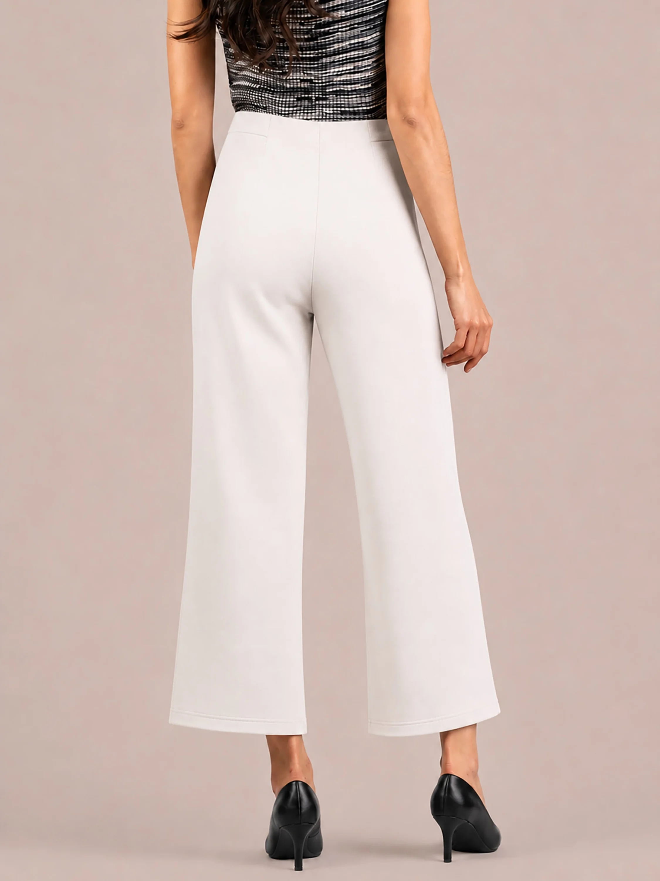 Straight As It Seams Pant in Ecru