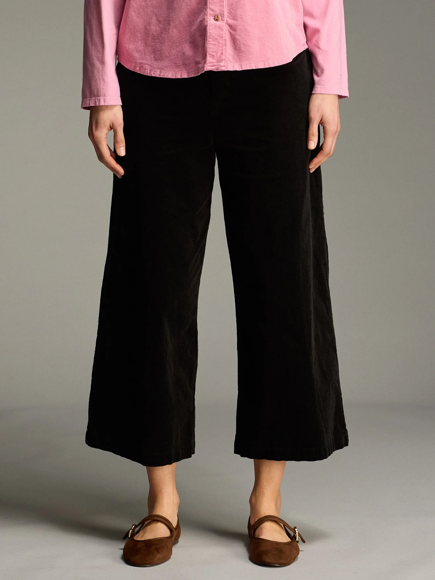 Straight Crop Trouser in Black