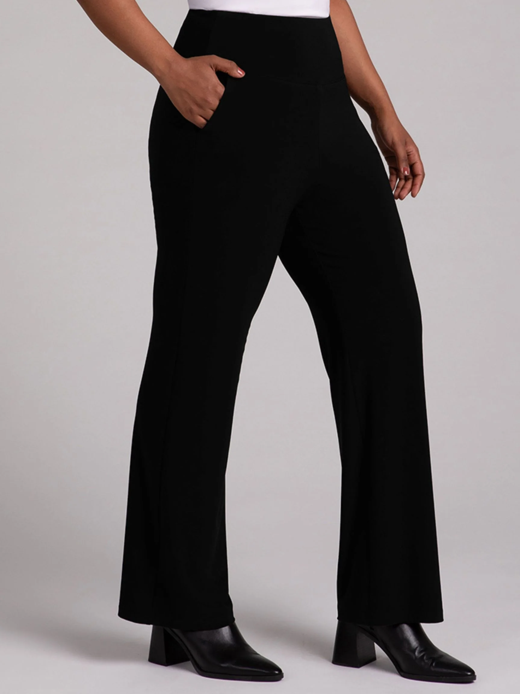 Straight Leg Pant with Yoke in Black