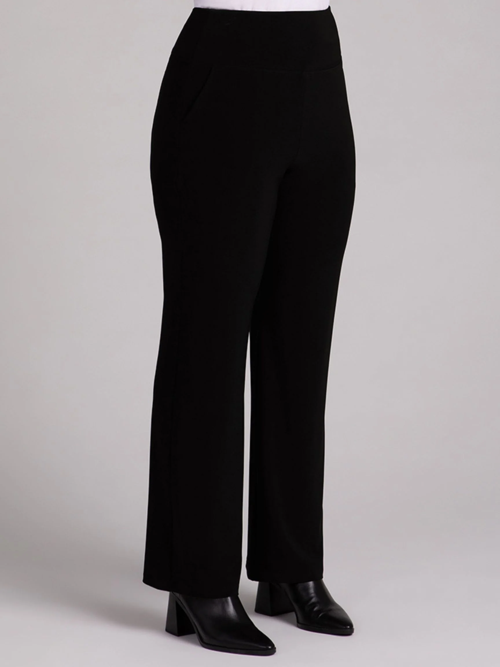 Straight Leg Pant with Yoke in Black