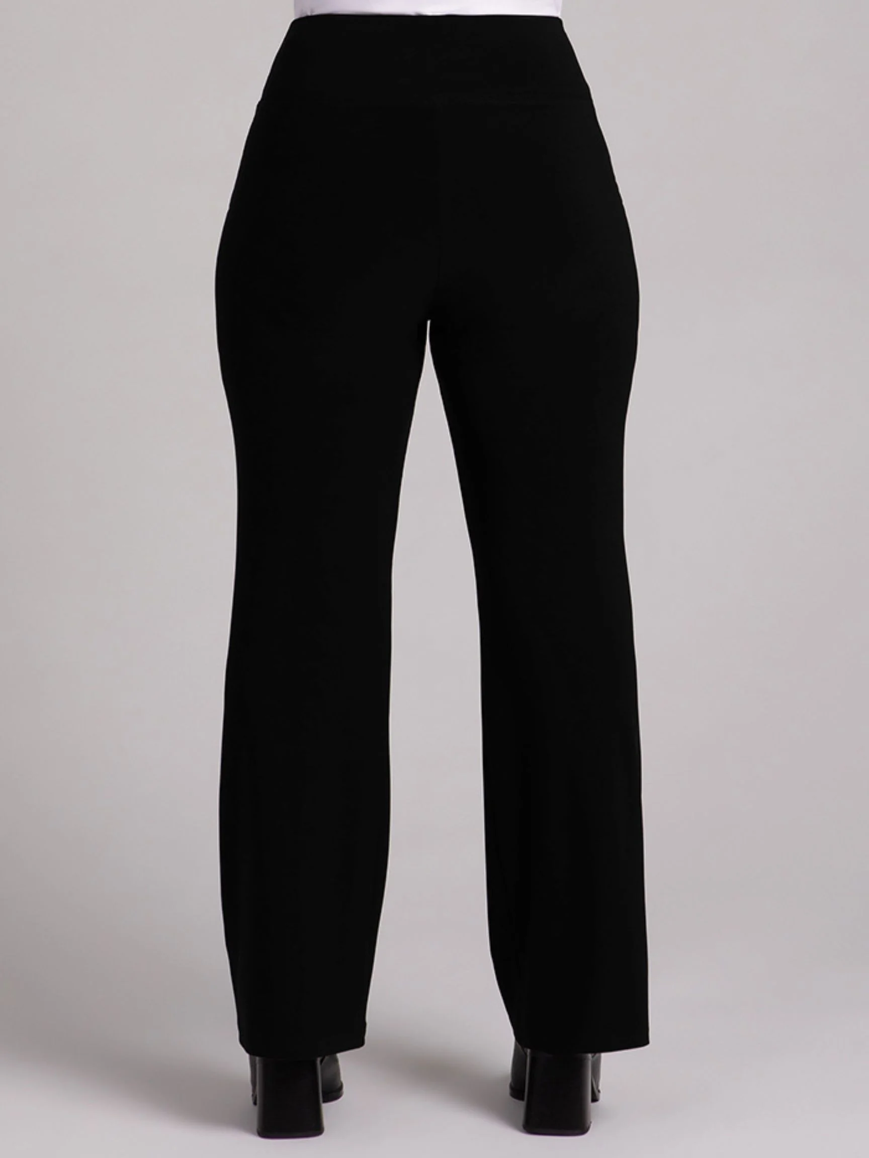 Straight Leg Pant with Yoke in Black