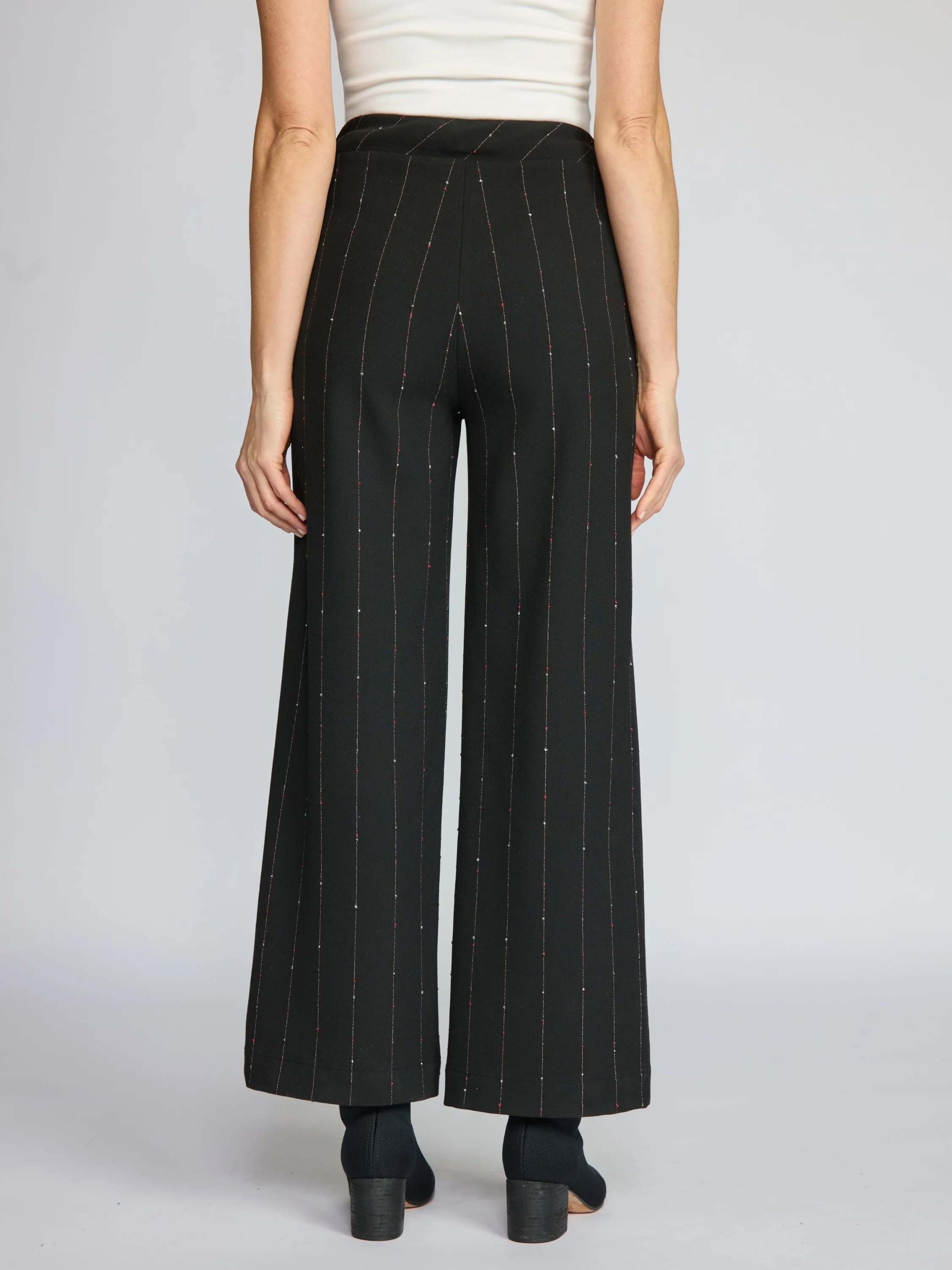 Straight Pant in Black