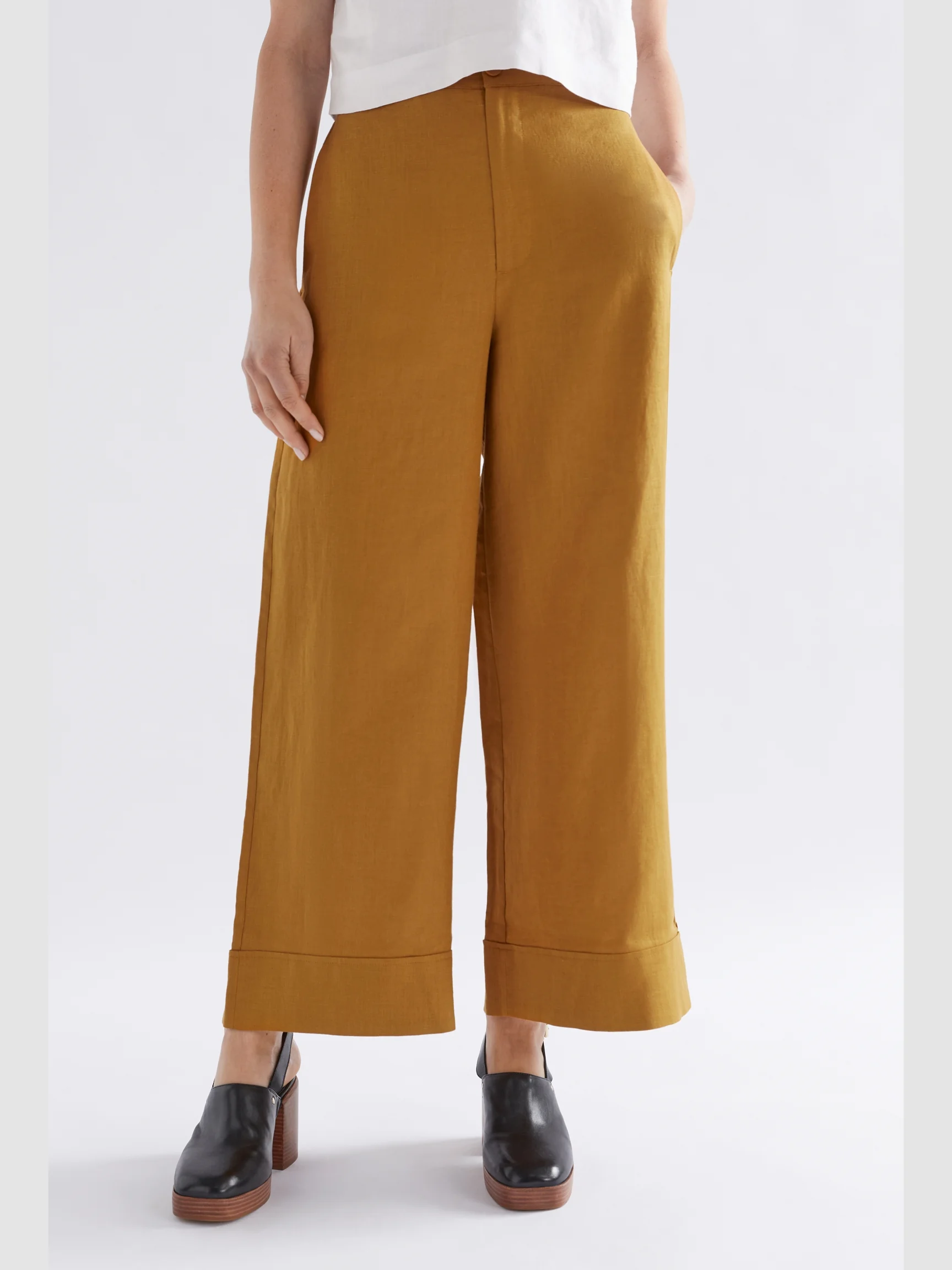 Strom Pant in Honey Gold