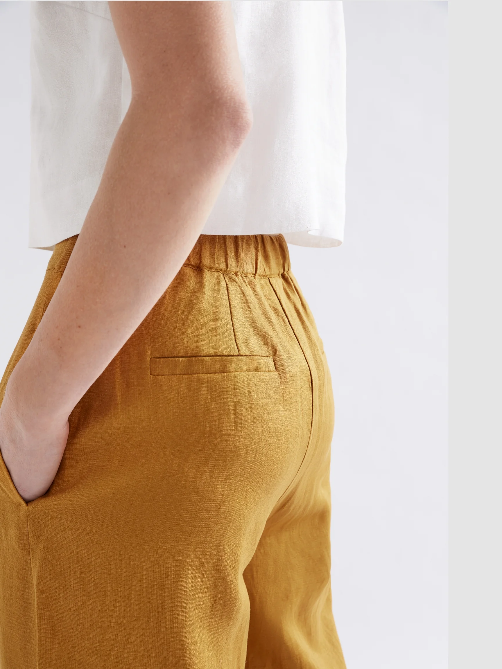 Strom Pant in Honey Gold