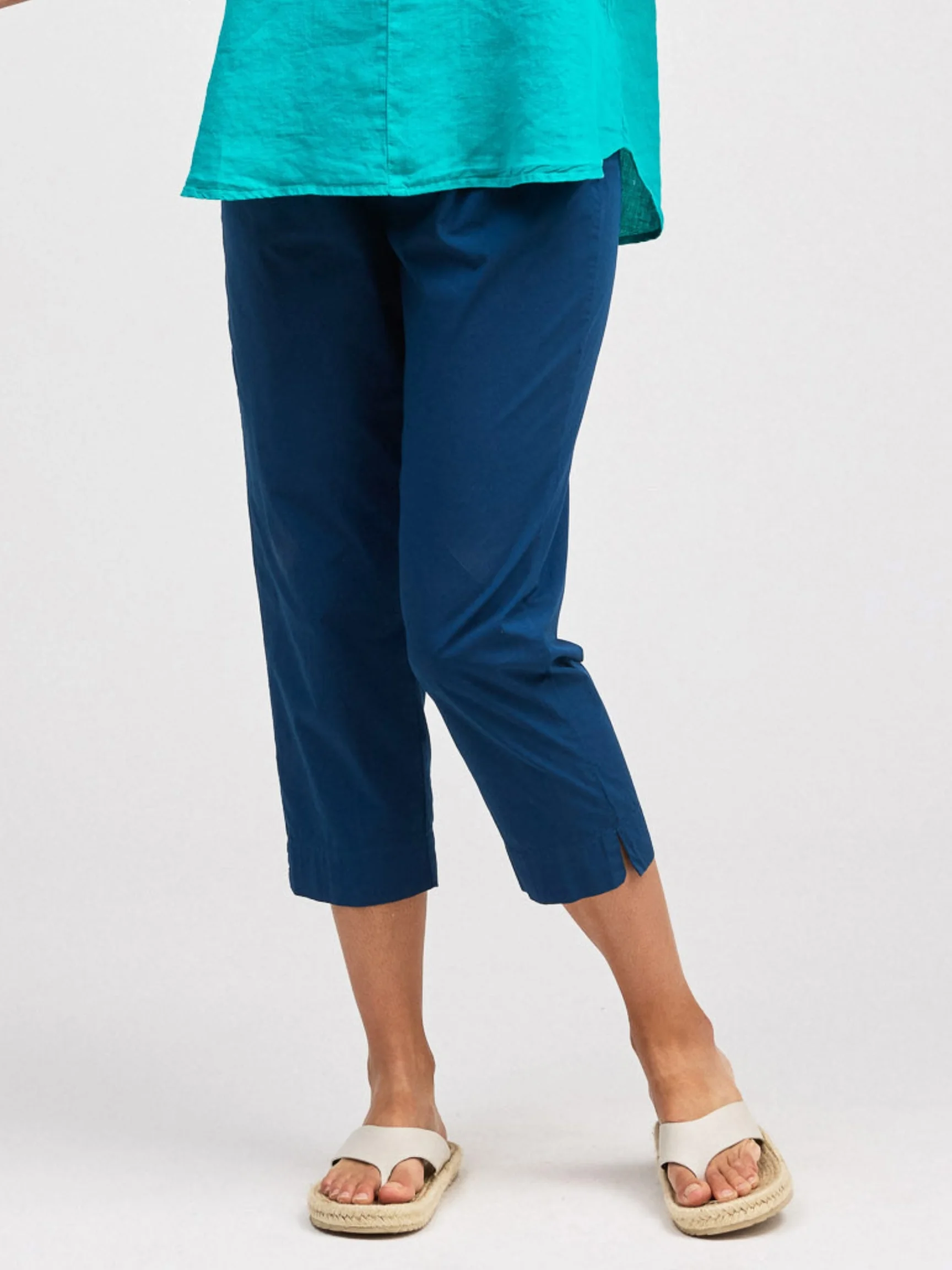 Tapered Crop Pant in Naval