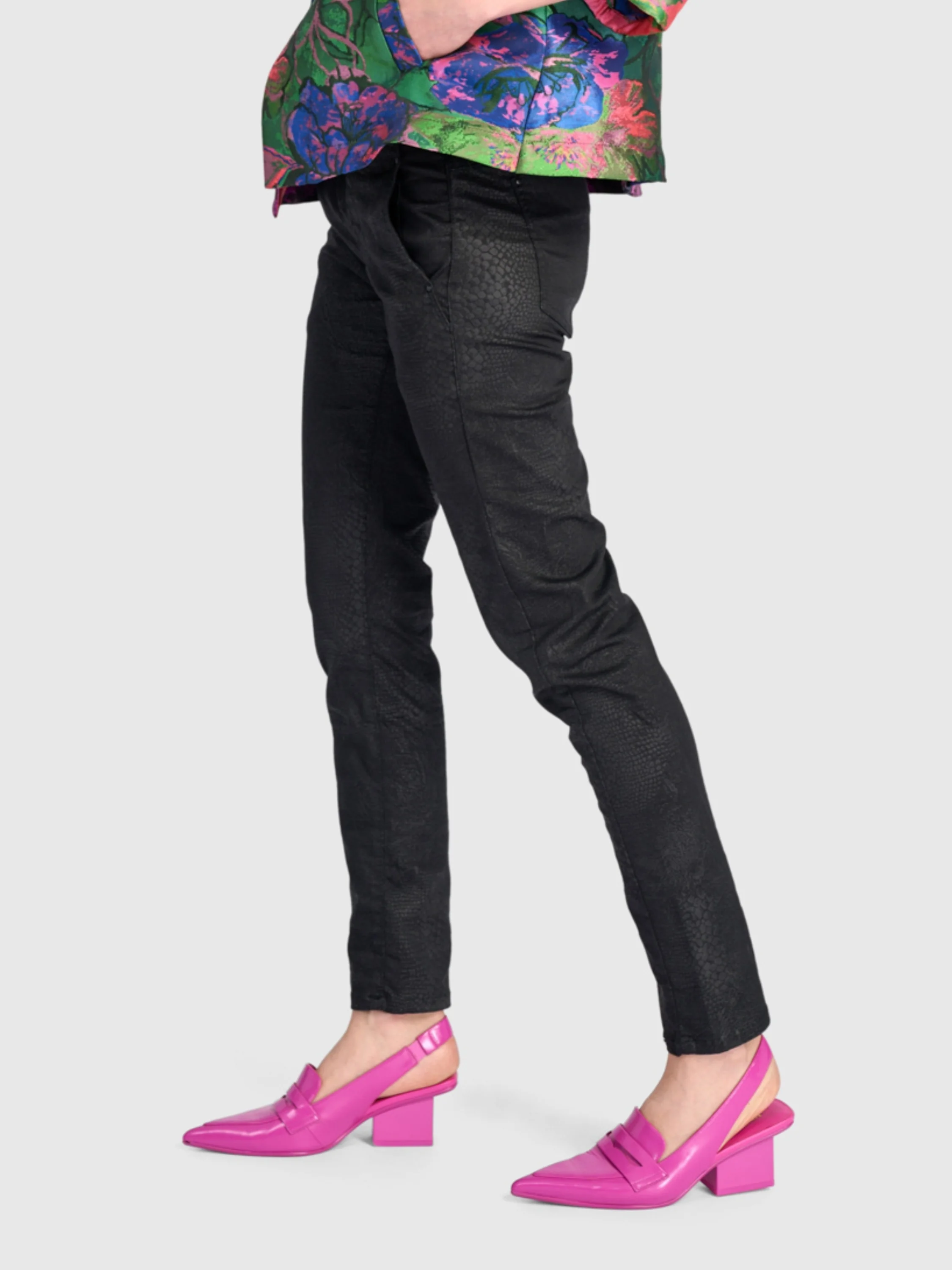 Textured Slim Pant in Cobra