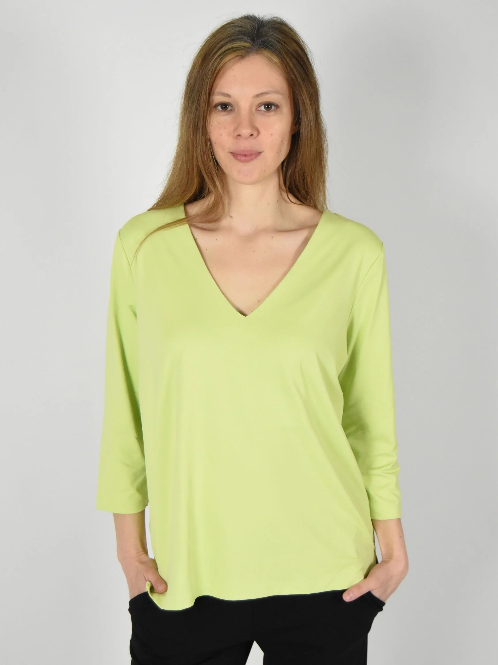 The 3/4 Sleeve V-Neck in Kiwi