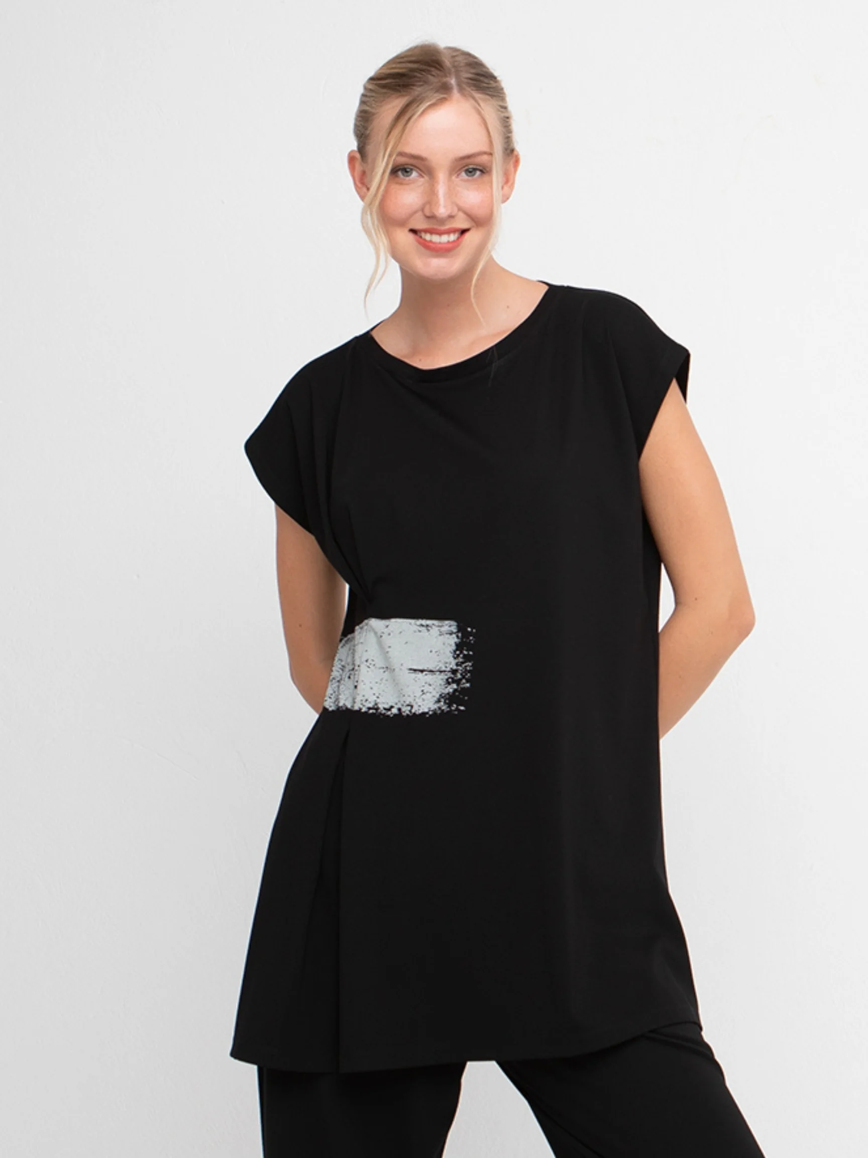 The Brushstroke Tunic in Black