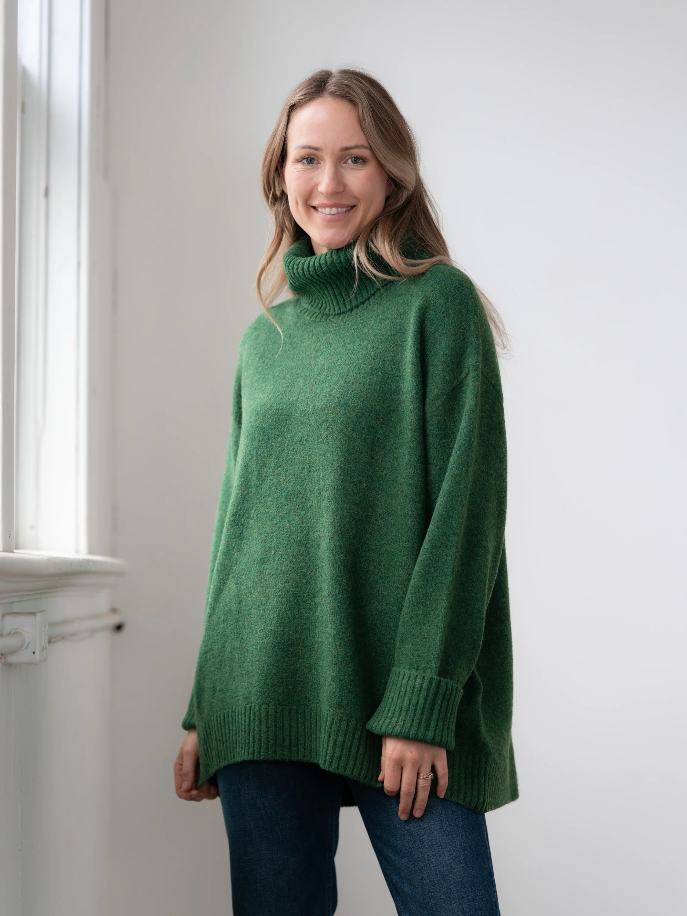 The Dog Walker Sweater in Forest