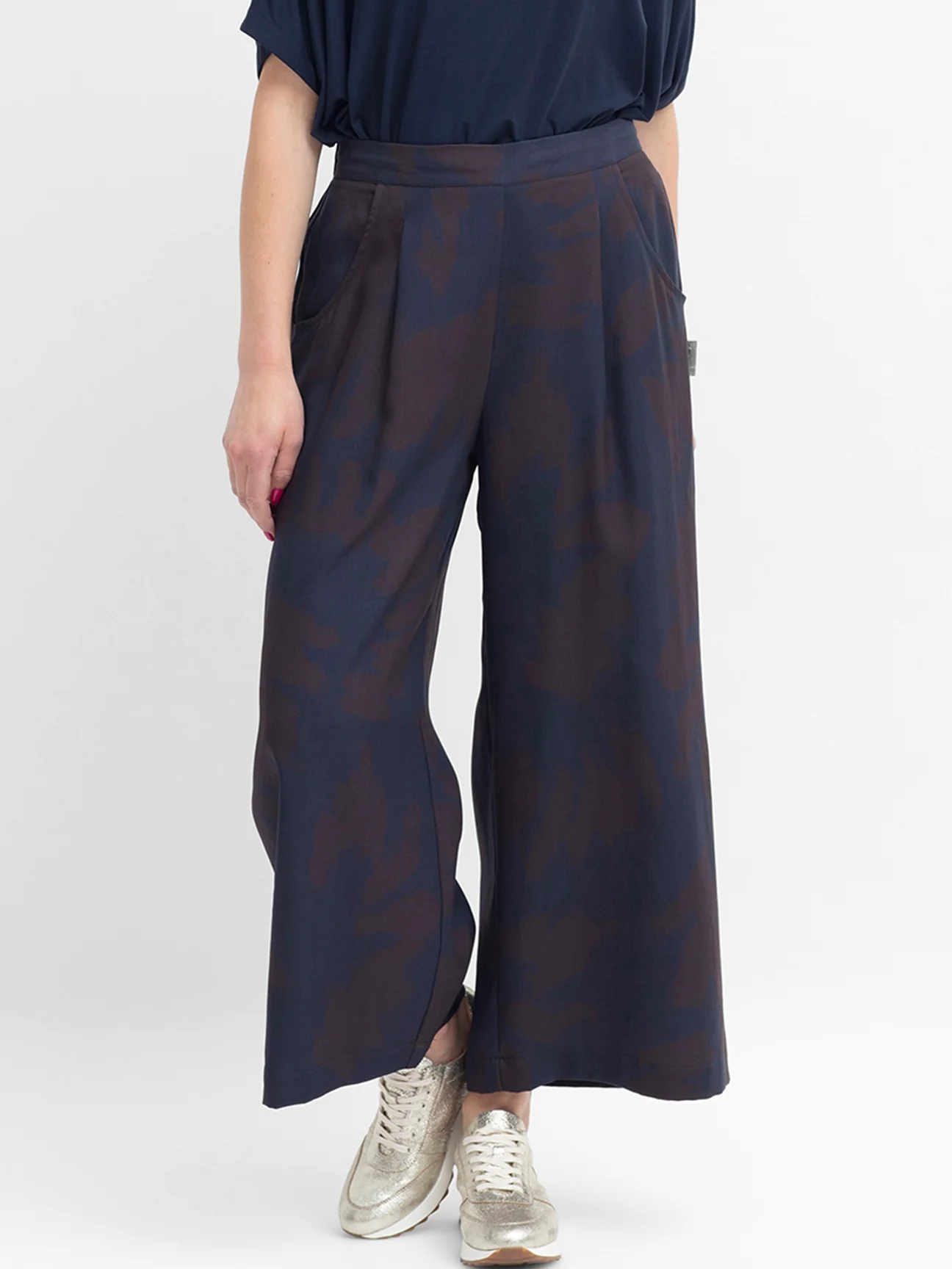 Tove Pant in Chocolate Naemi