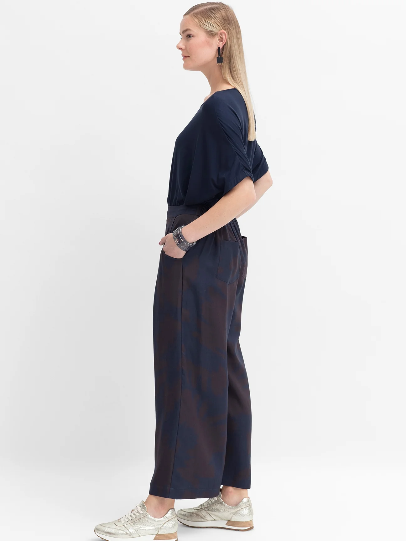 Tove Pant in Chocolate Naemi