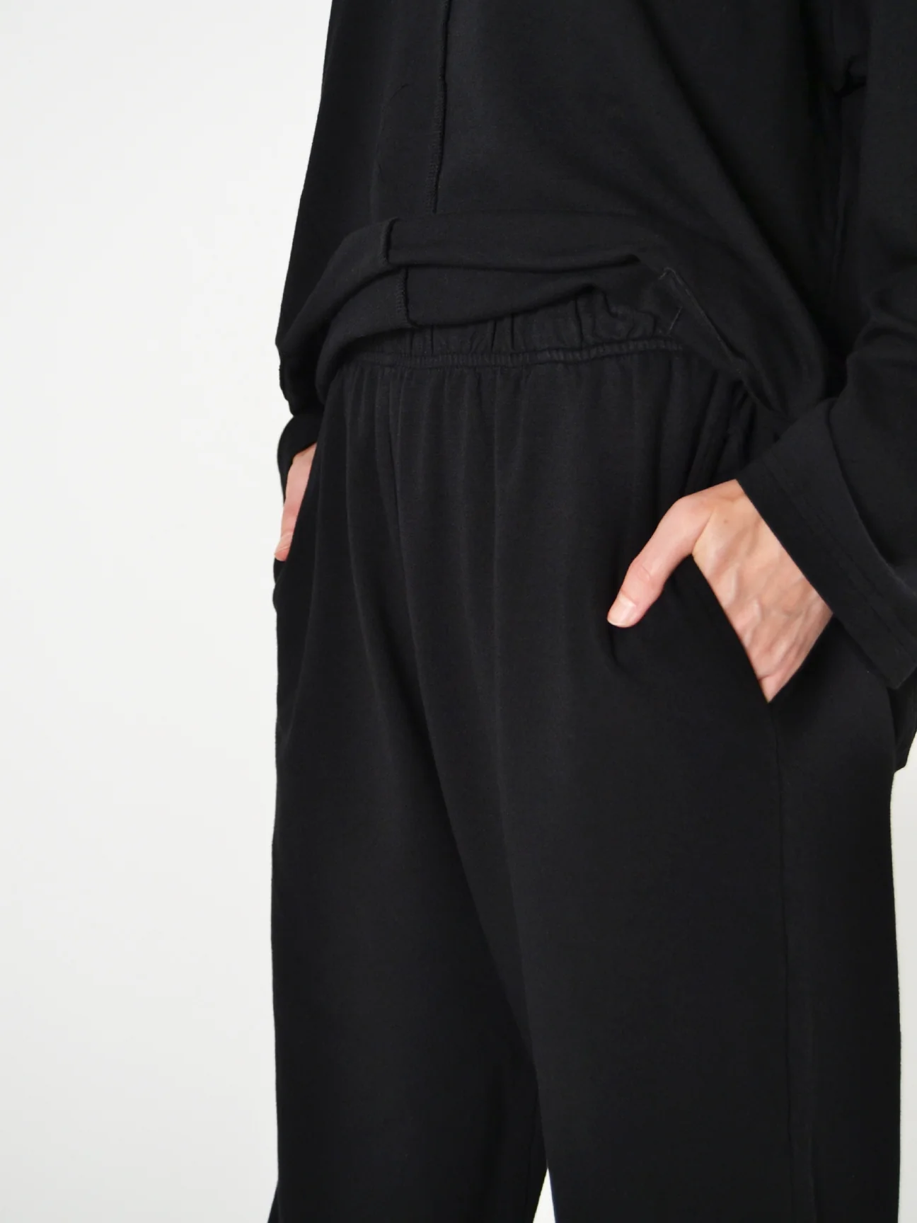 Travel Pant in Black