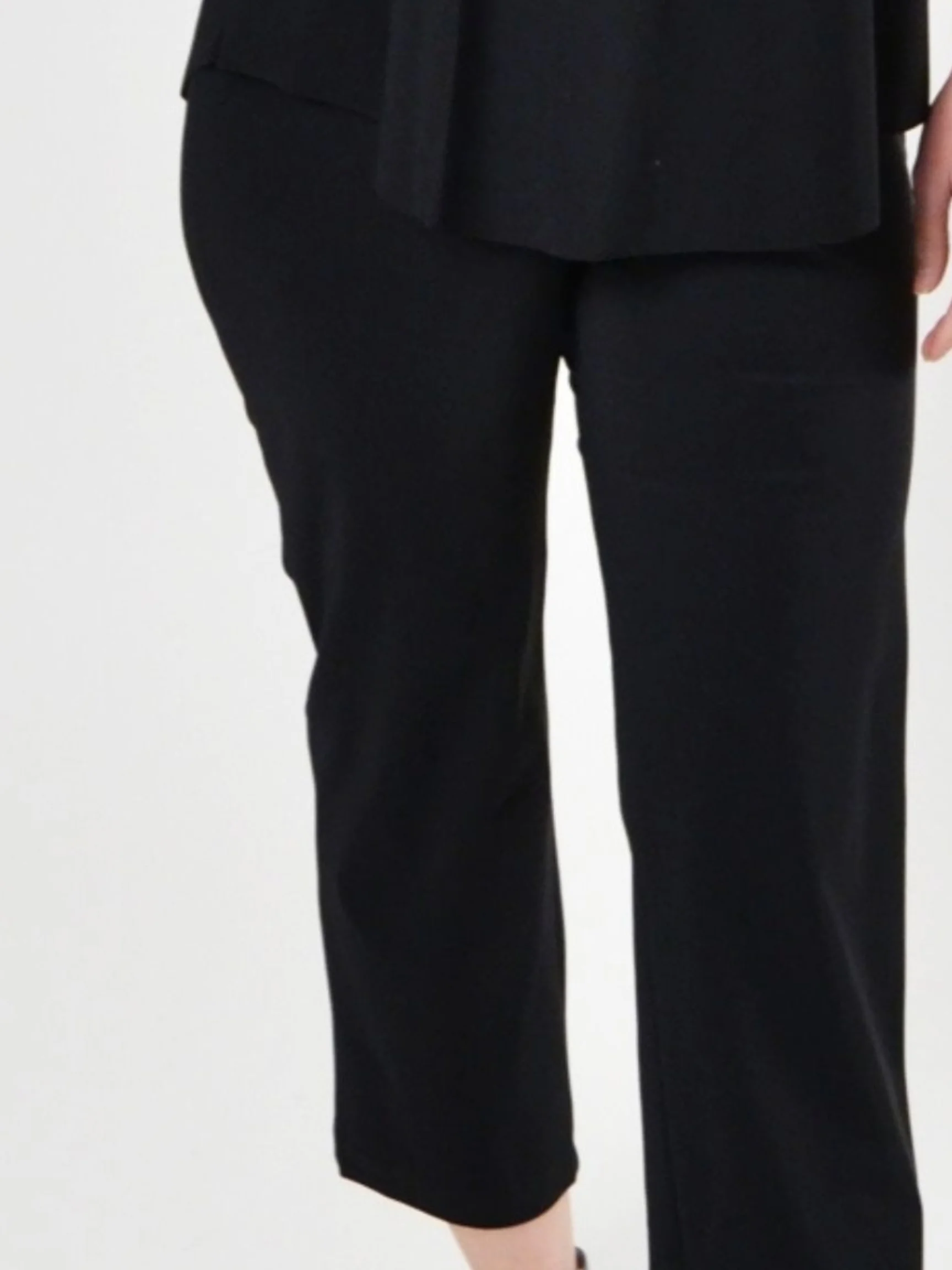 Traveler Crop Pant in Black