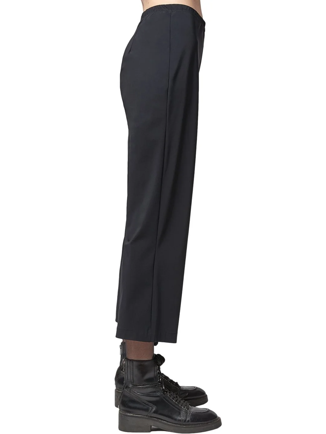 Traveler Crop Pant in Black