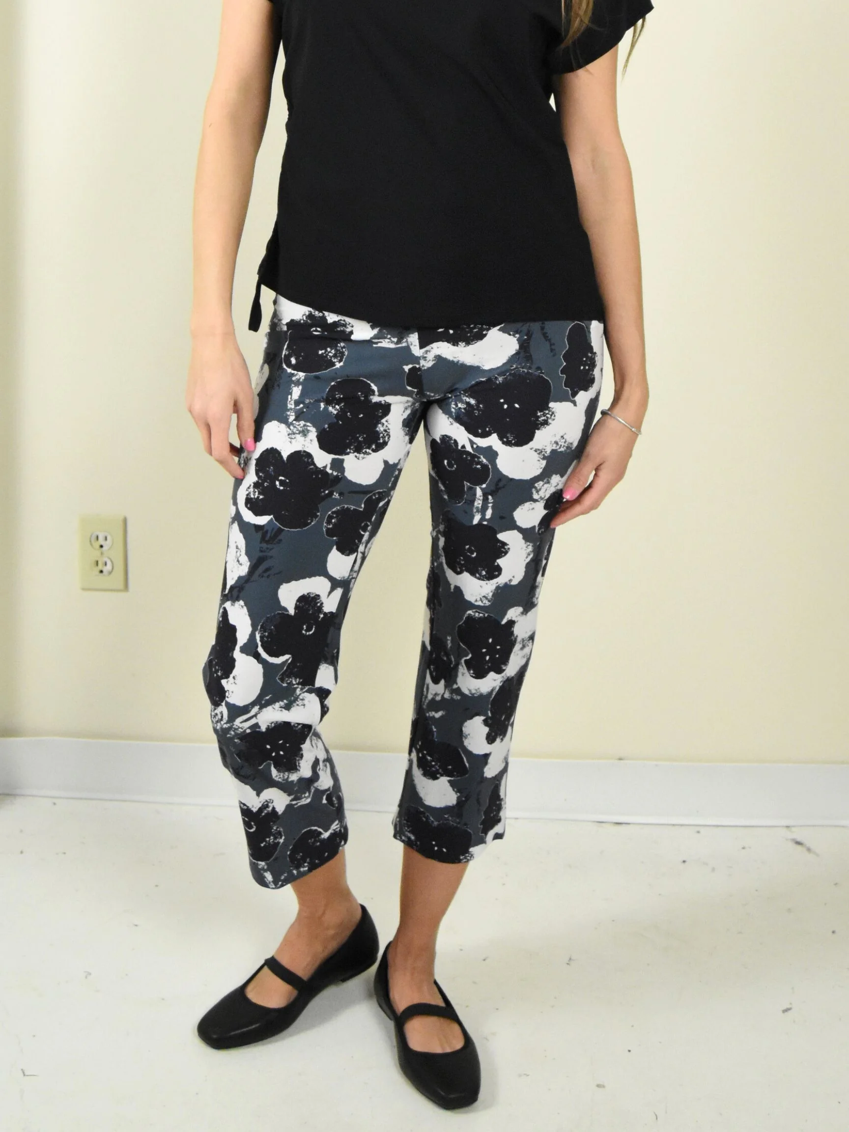 Traveler Crop Pant in Haze Blossom