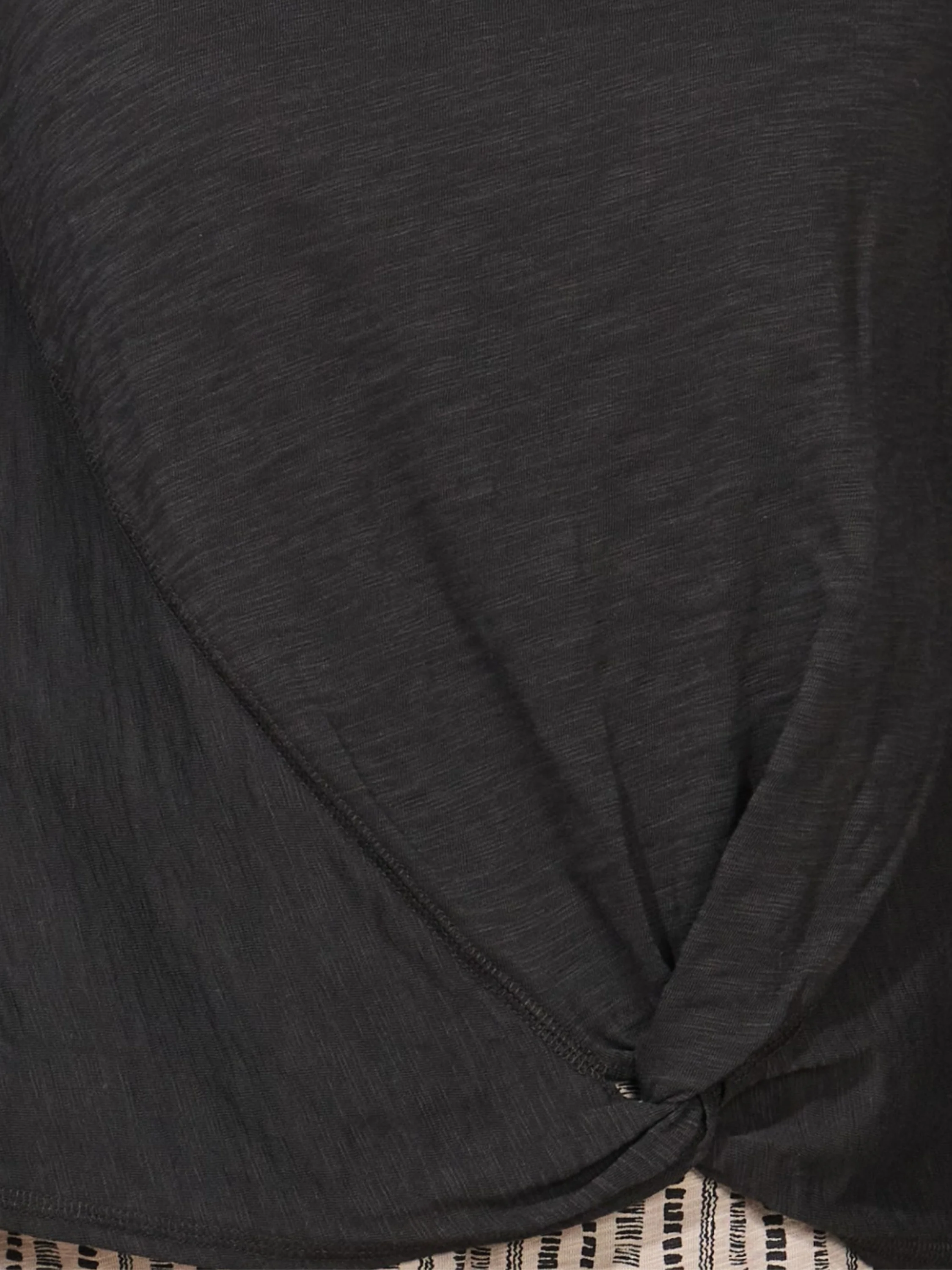 Twist Pullover in Black