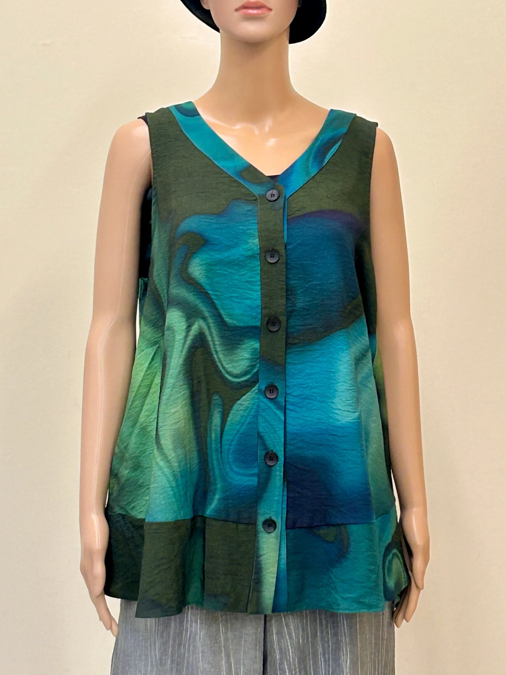 V-Neck Art Print Top in Blue