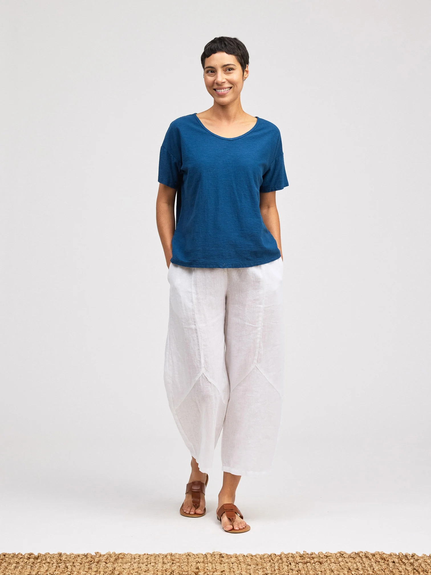 V-Neck Tee in Naval