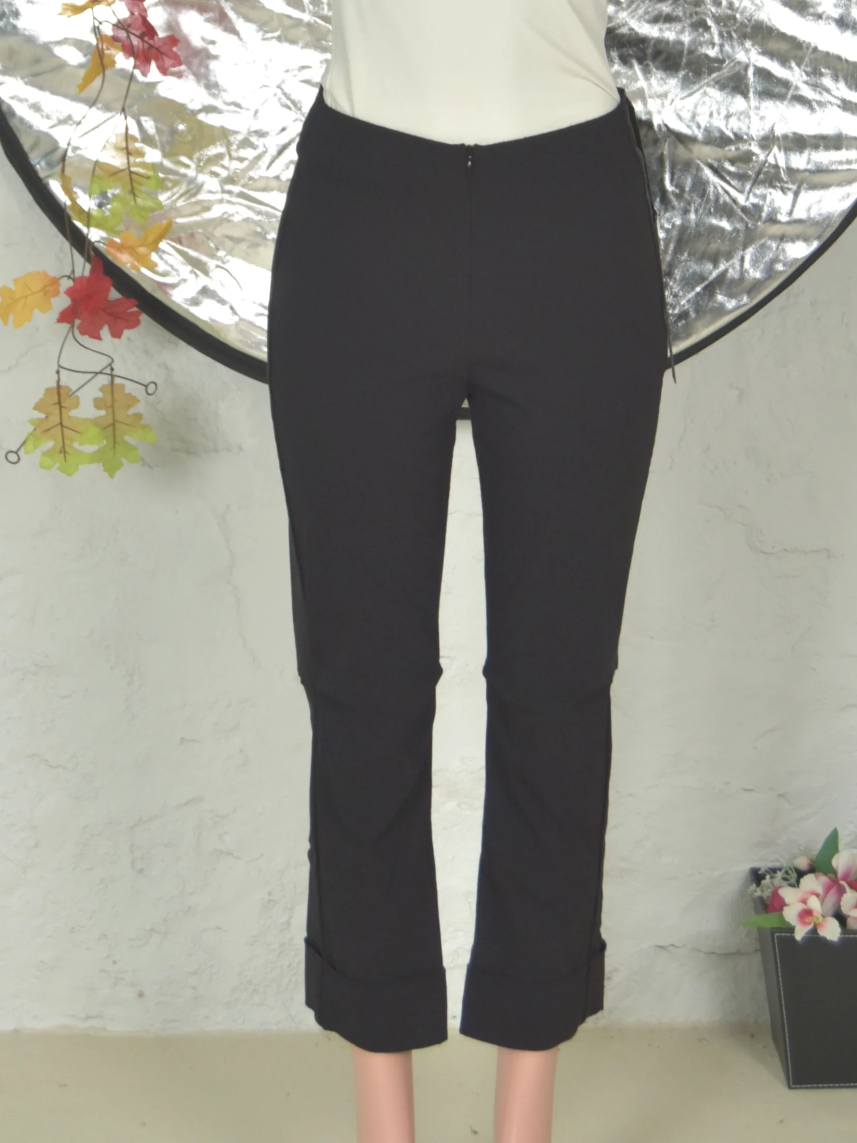 Verona Crop Pant in Black