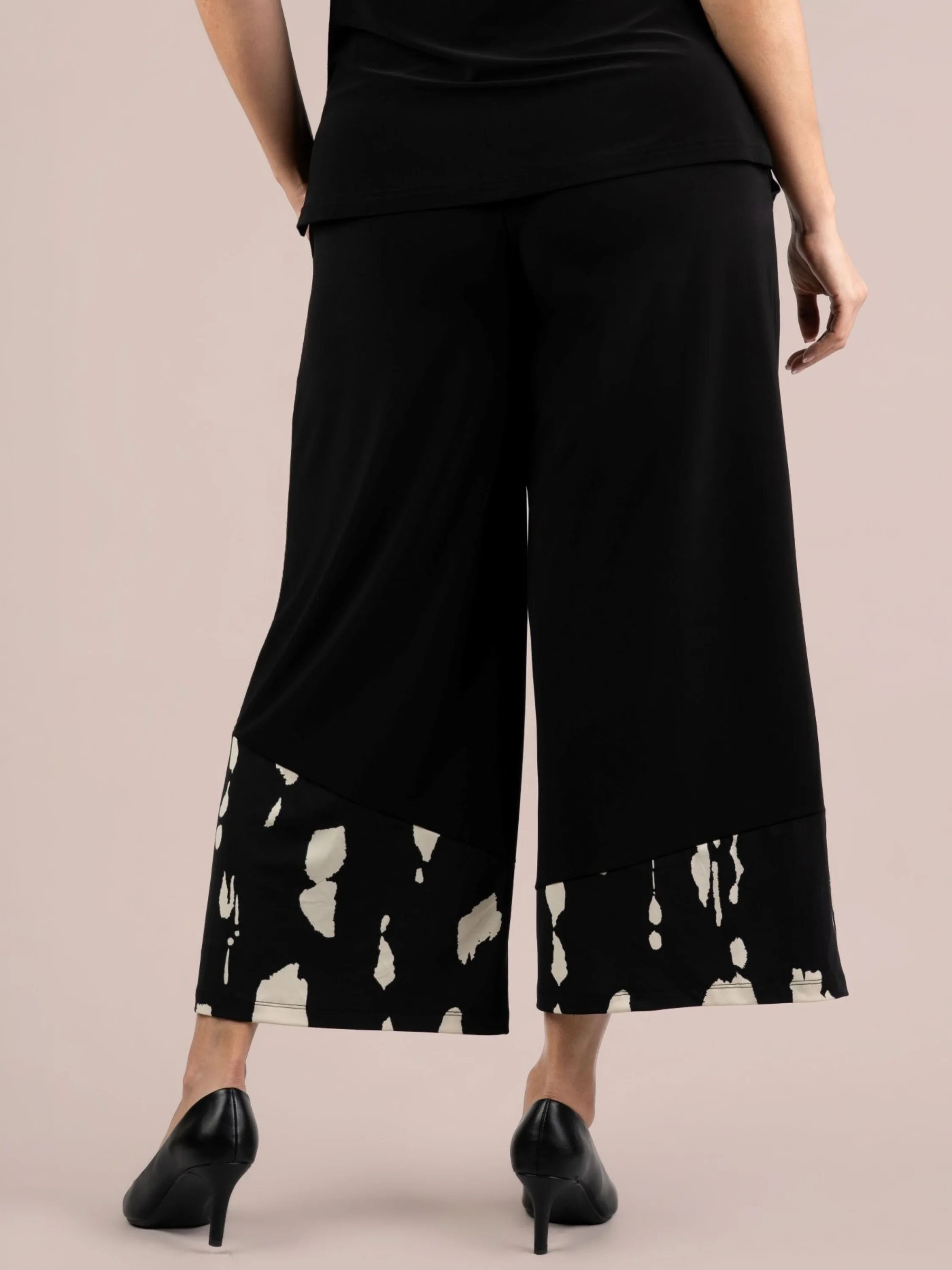 Wide Leg Crop Blocked Print in Black/Cashew Splatter