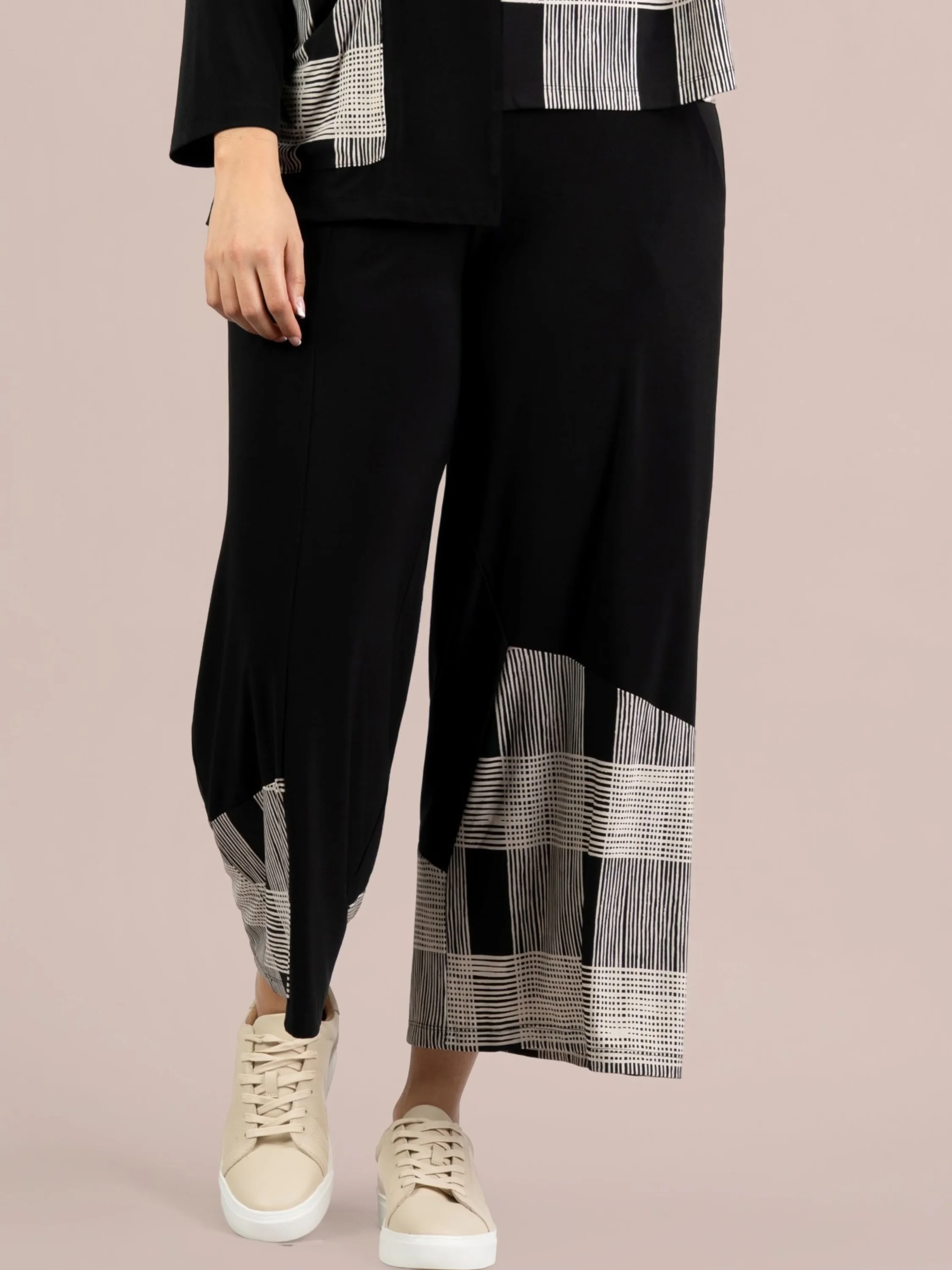Wide Leg Crop Blocked Print in Black/Cashew Plaid