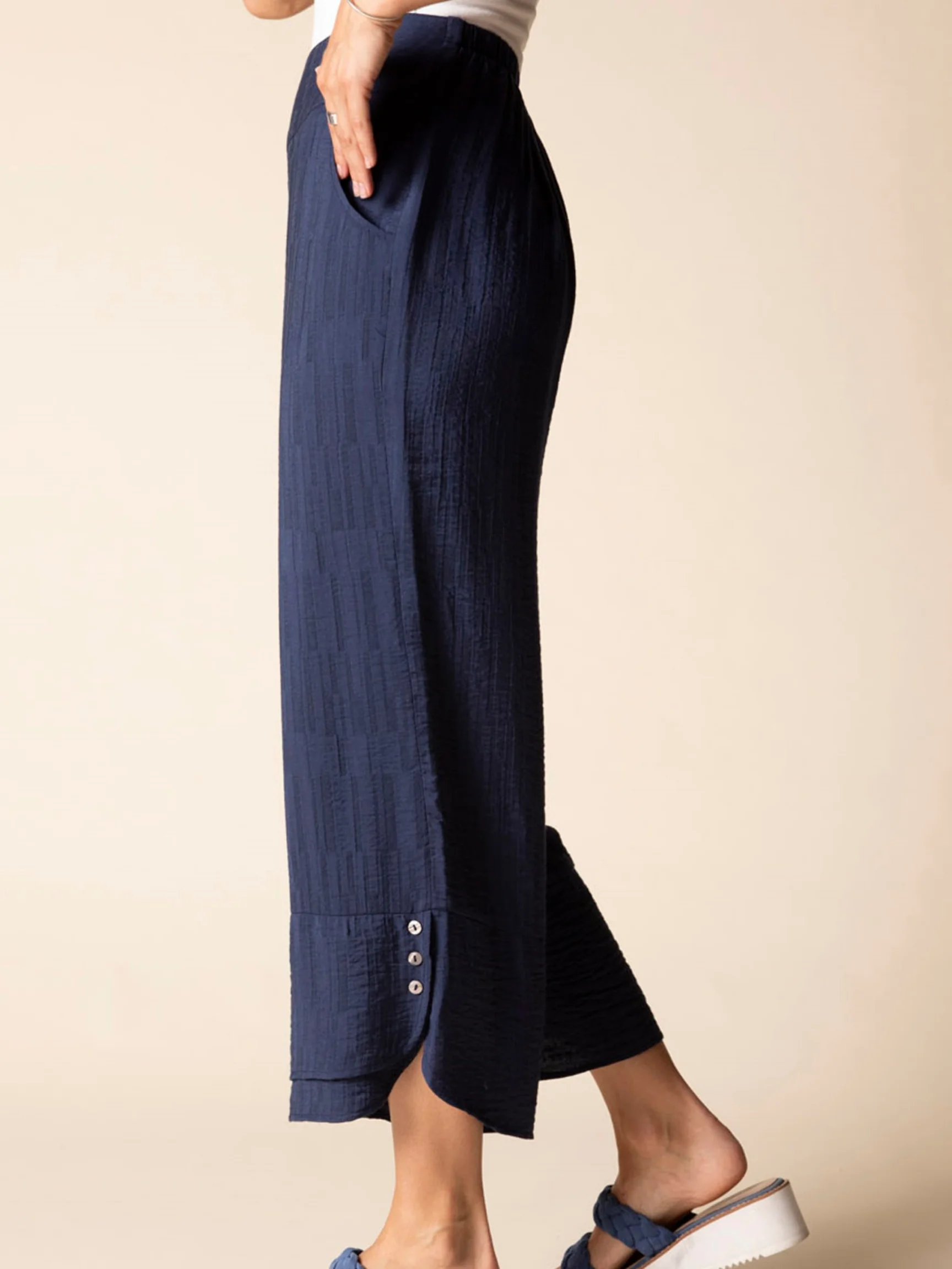 Wide Leg Crop in Navy