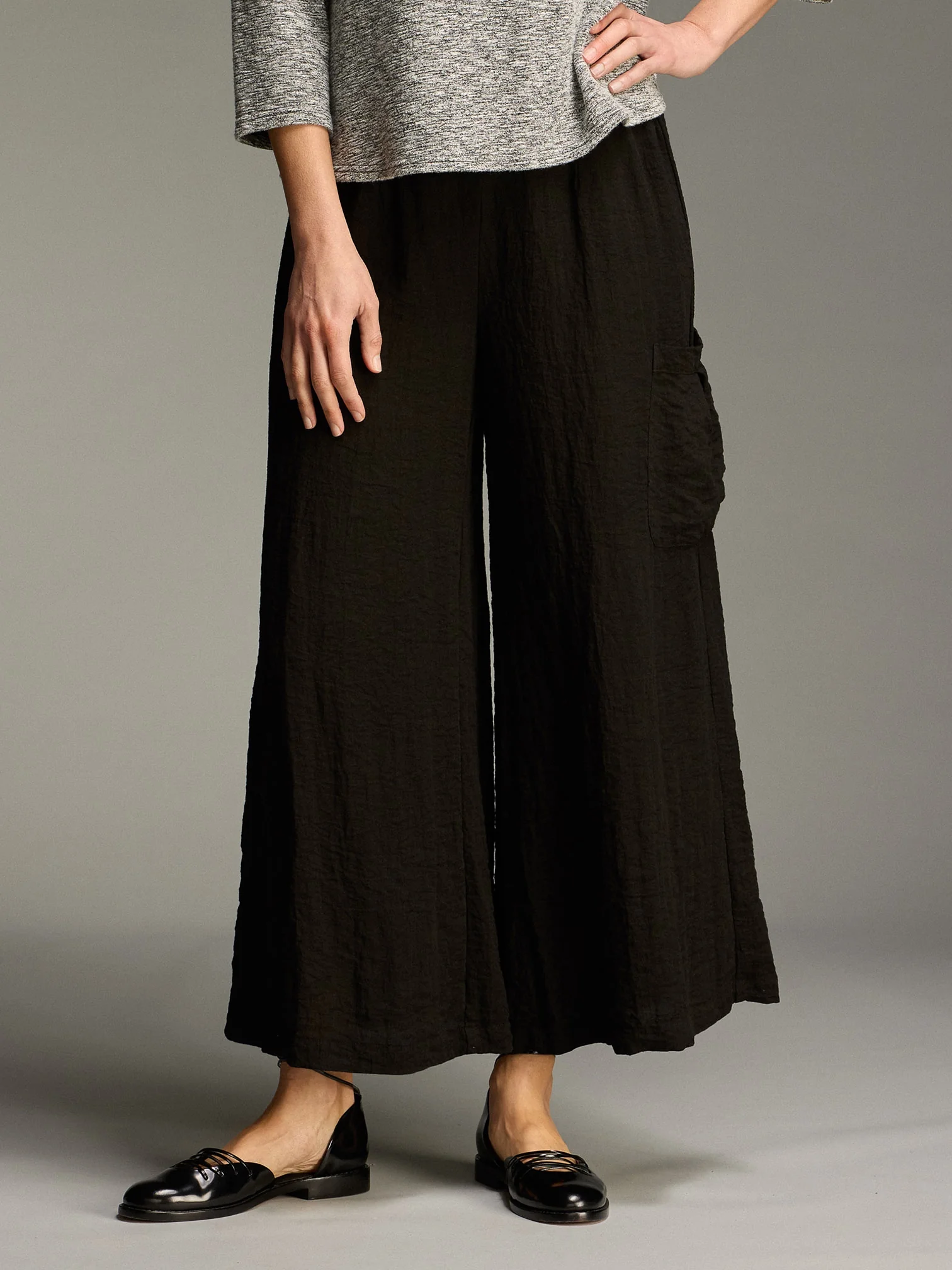 Wide Leg Pocket Pant in Black